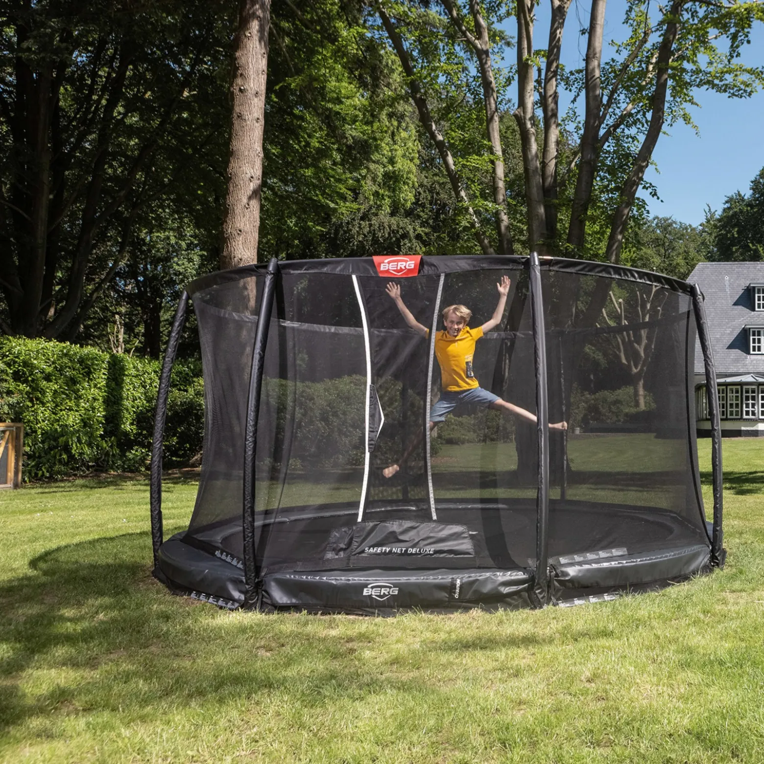 Berg Trampolin InGround Champion inkl. Sicherheitsnetz Deluxe AirFlow Pro