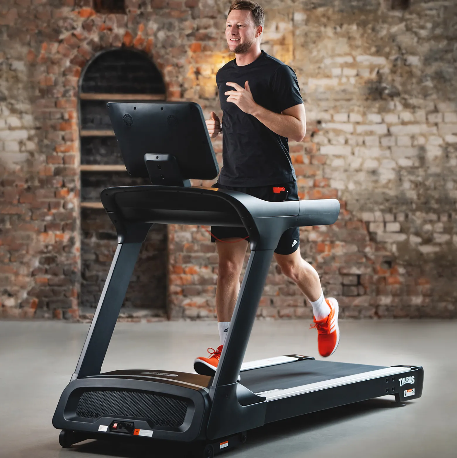 Taurus Laufband T9.9 Touch